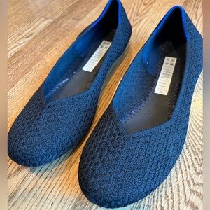 Rothy's Textured Black and Blue Loafers